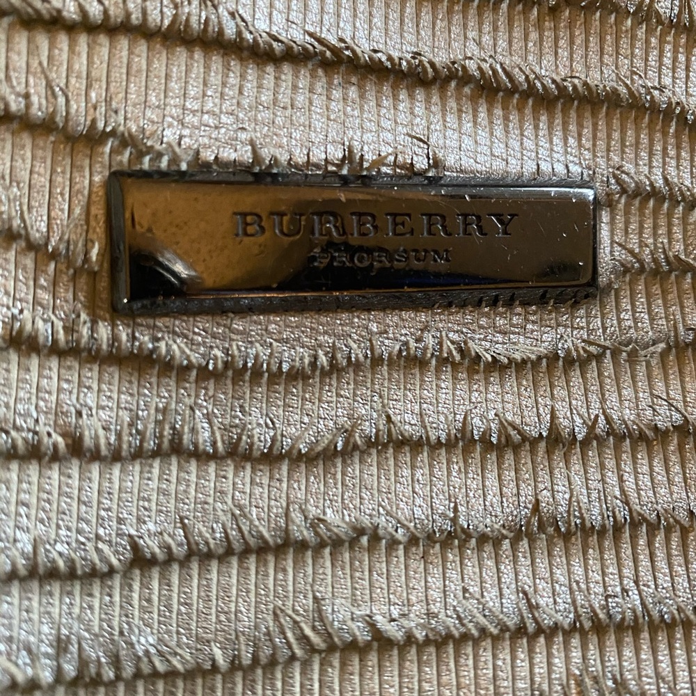 Stunning BURBERRY Purse , silver